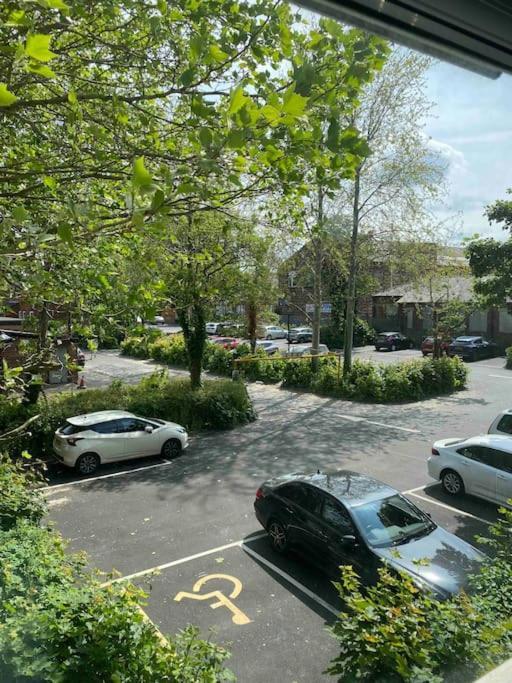 Contemporary Duplex - Private Patio & Parking Apartment Stockport Exterior photo